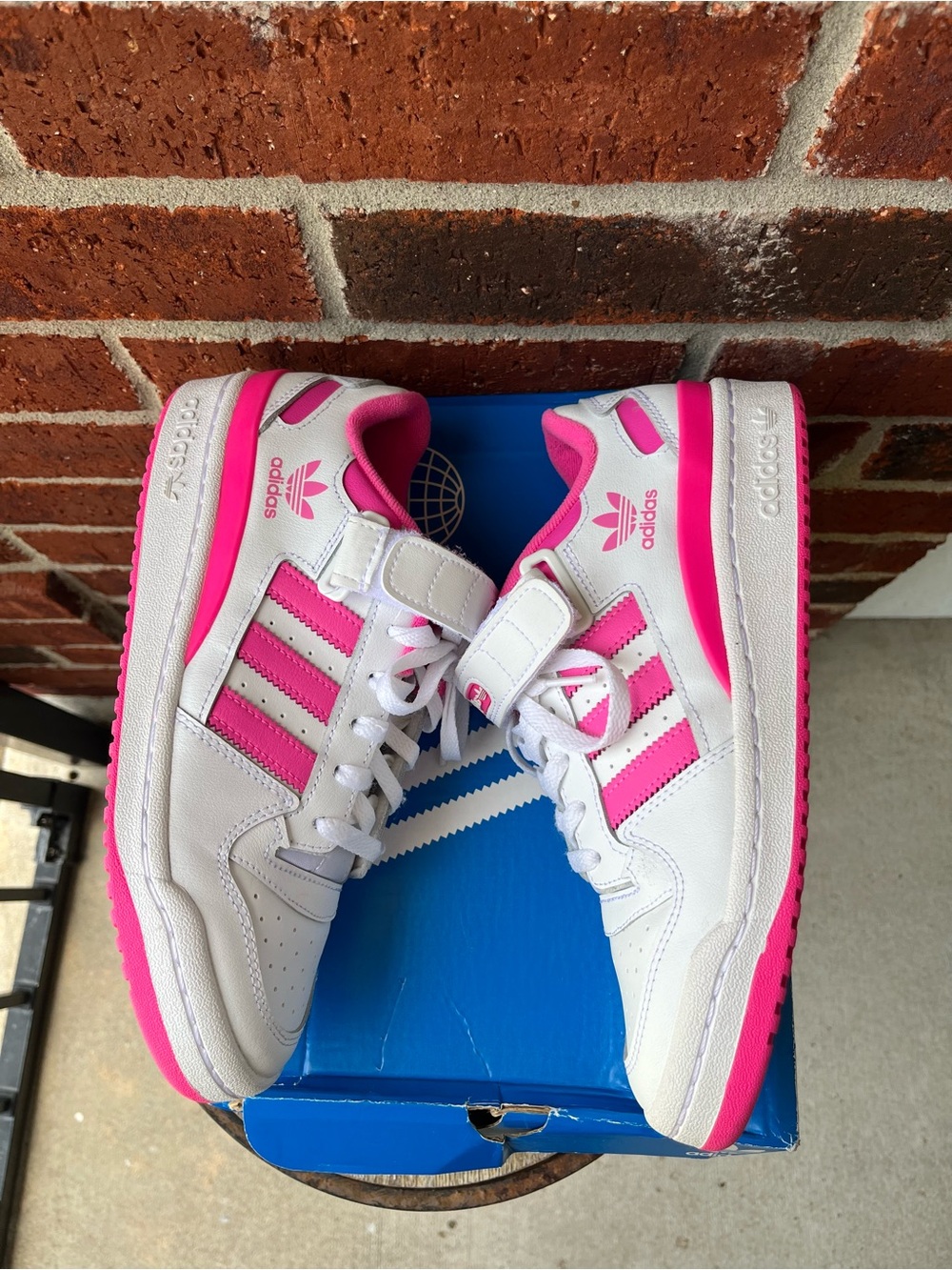 adidas Kids White & Hot Pink Low-Top Sneakers with Velcro Strap - Picture 3 of 9